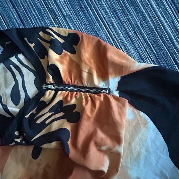 Rampage Size Small Black White and Orange Floral One Shoulder Top - Picture 6 of 7